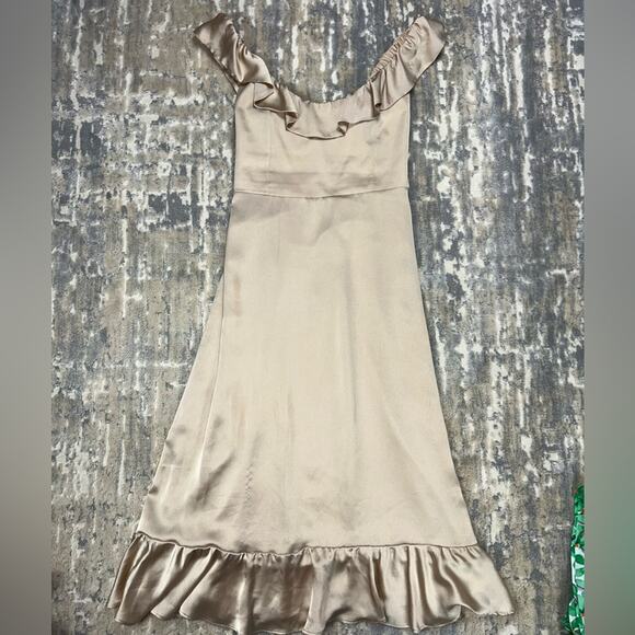 Show Me Your Mumu Alexis Midi in Champagne Luxe Satin size Large - Picture 1 of 13